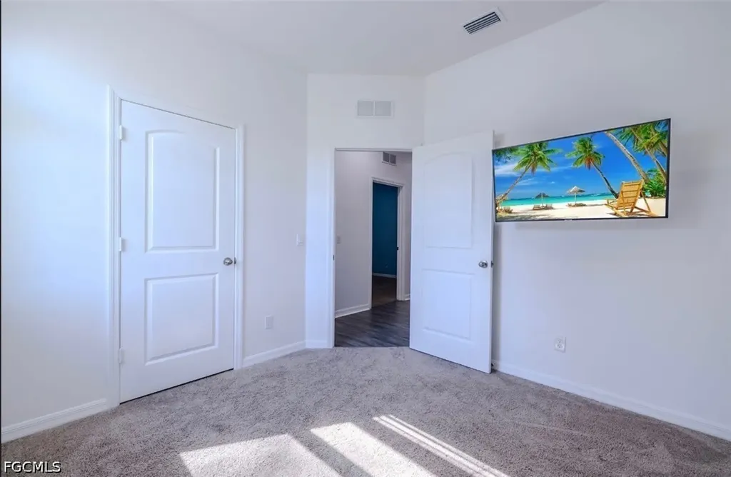 2902 NW 10th Terrace Cape Coral FL 33993