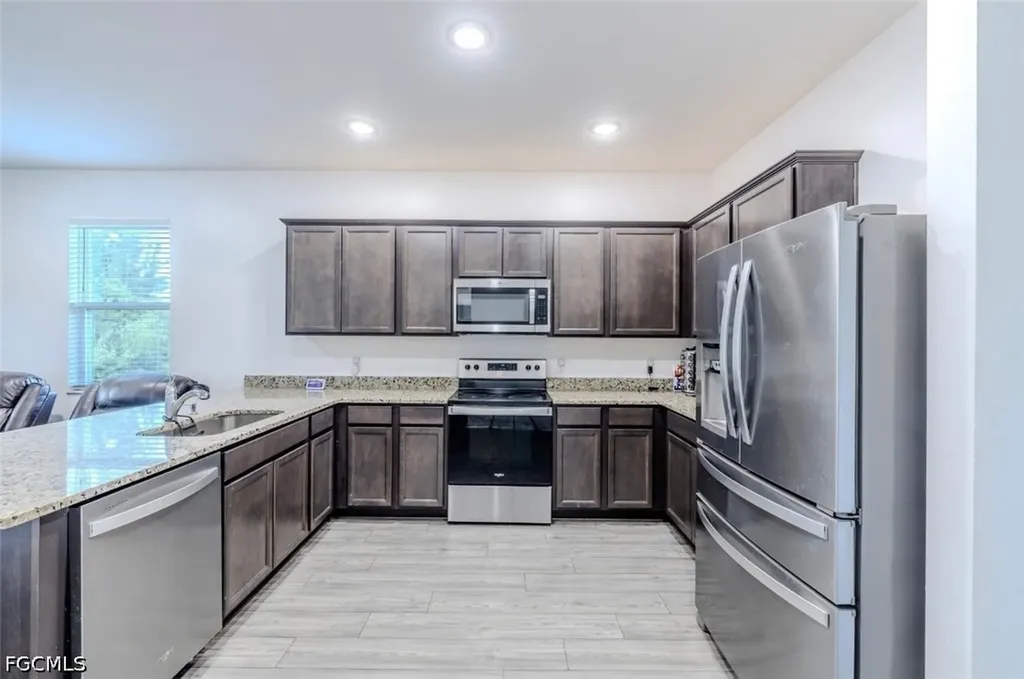 2902 NW 10th Terrace Cape Coral FL 33993