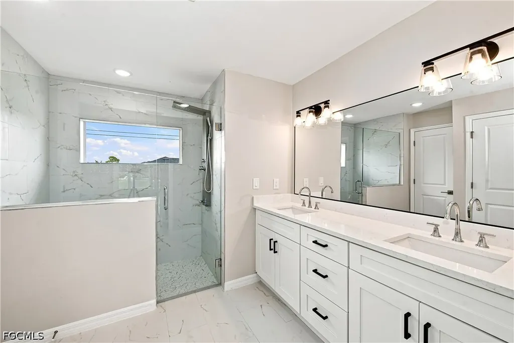 1718 NE 13th Place Cape Coral FL 33909