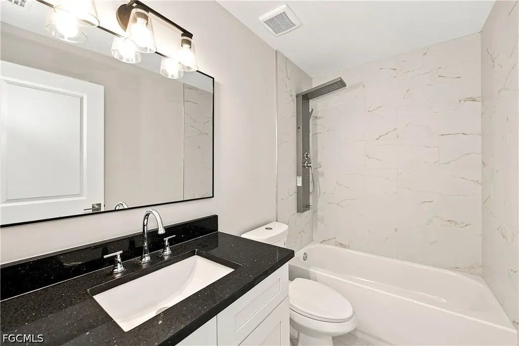 1718 NE 13th Place Cape Coral FL 33909