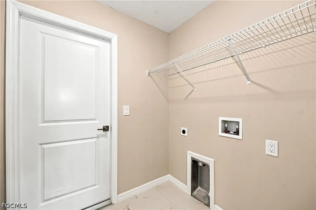 1718 NE 13th Place Cape Coral FL 33909