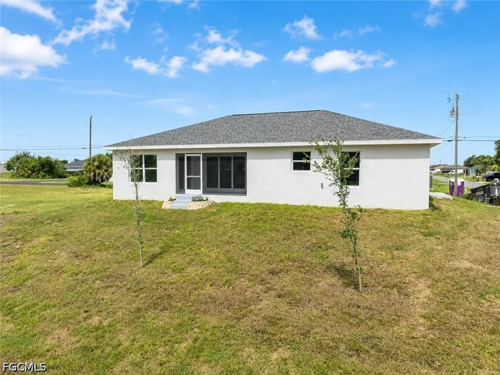 1718 NE 13th Place Cape Coral FL 33909