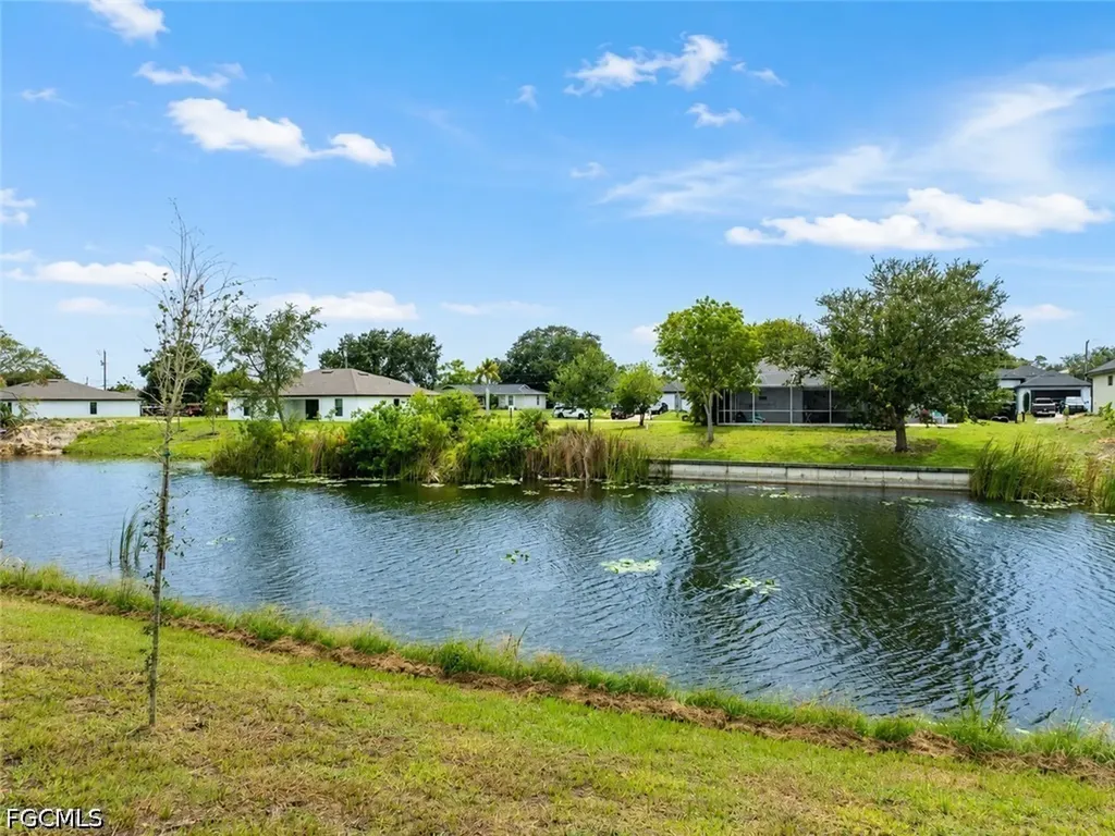 1718 NE 13th Place Cape Coral FL 33909