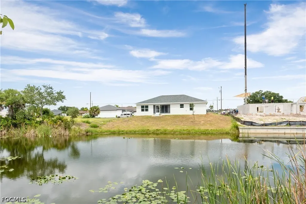 1718 NE 13th Place Cape Coral FL 33909