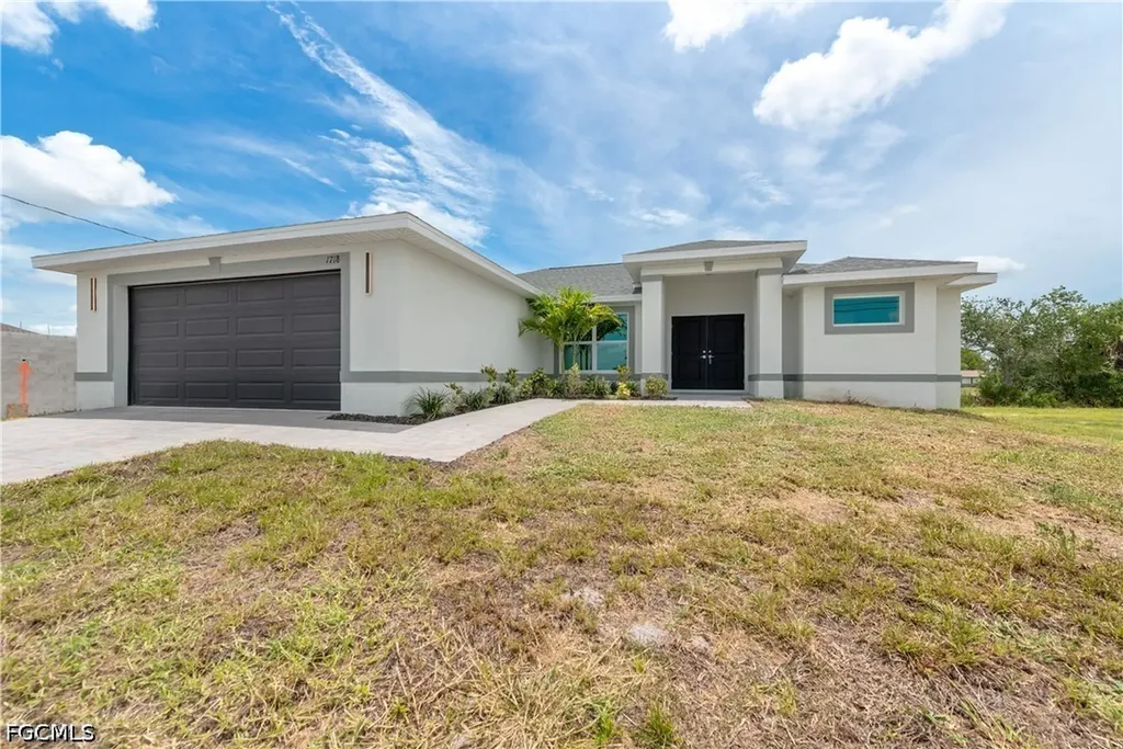 1718 NE 13th Place Cape Coral FL 33909