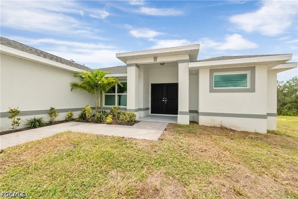 1718 NE 13th Place Cape Coral FL 33909