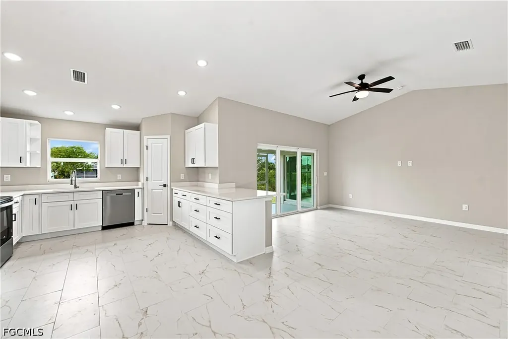 1718 NE 13th Place Cape Coral FL 33909