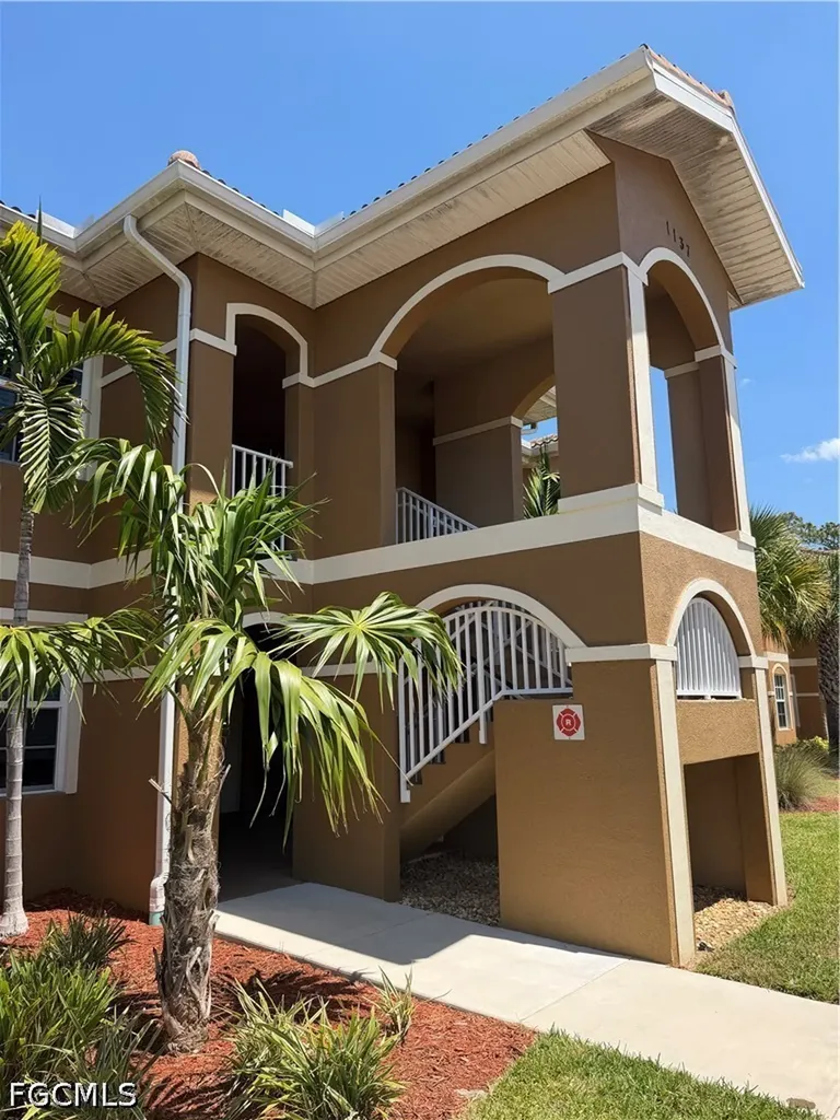 1137 Winding Pines Circle Cape Coral FL 33909