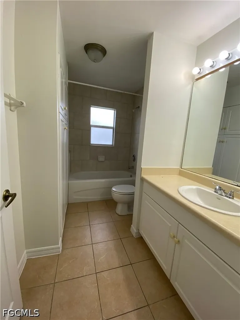 1703 NE 17th Street Cape Coral FL 33909