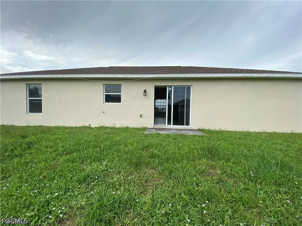 1703 NE 17th Street Cape Coral FL 33909