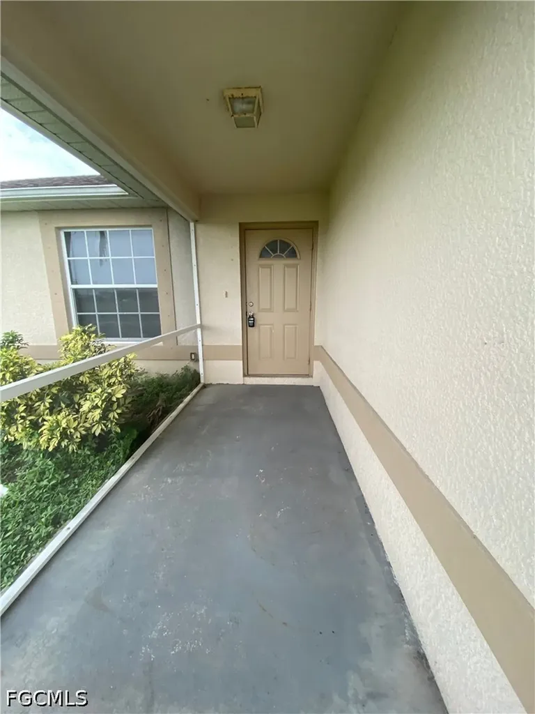 1703 NE 17th Street Cape Coral FL 33909