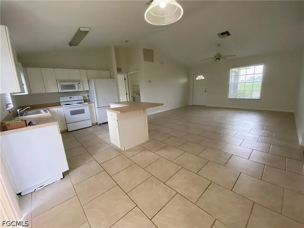 1703 NE 17th Street Cape Coral FL 33909