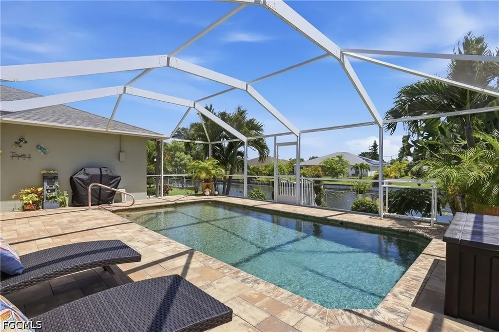 522 SE 4th Street Cape Coral FL 33990