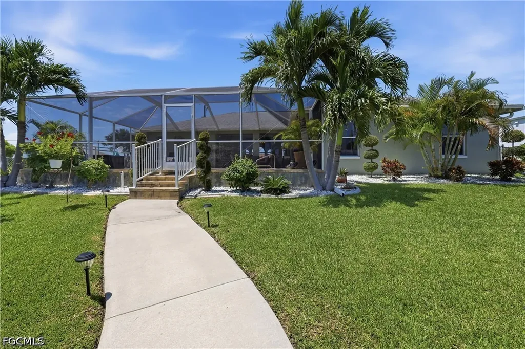 522 SE 4th Street Cape Coral FL 33990