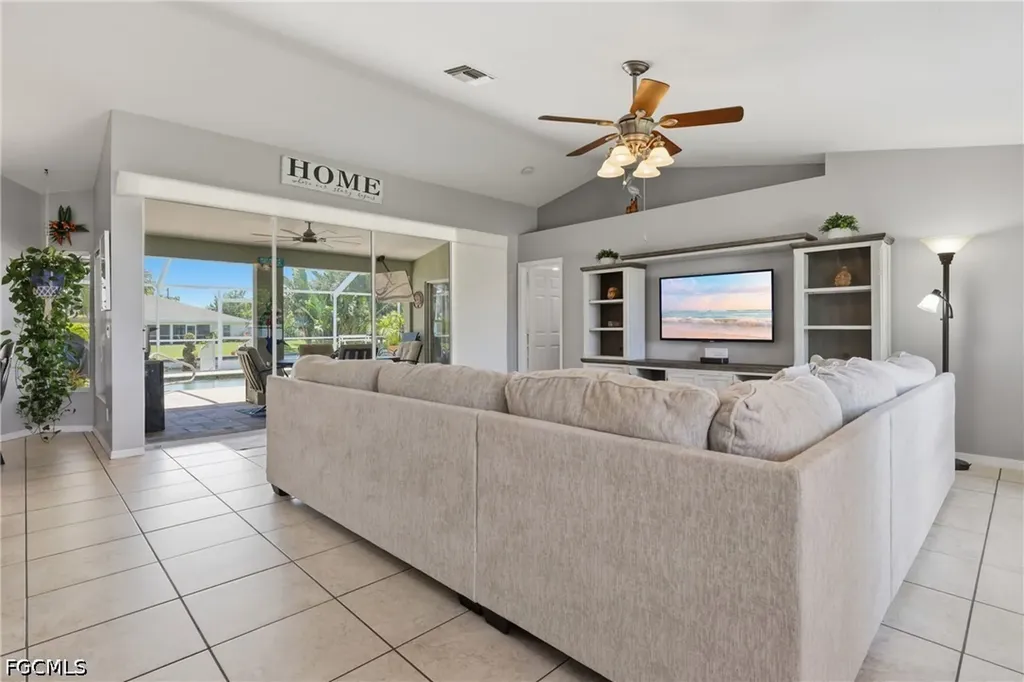 522 SE 4th Street Cape Coral FL 33990