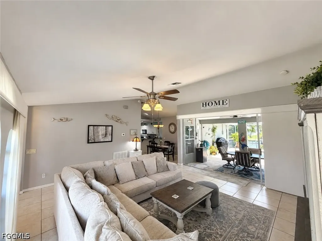 522 SE 4th Street Cape Coral FL 33990