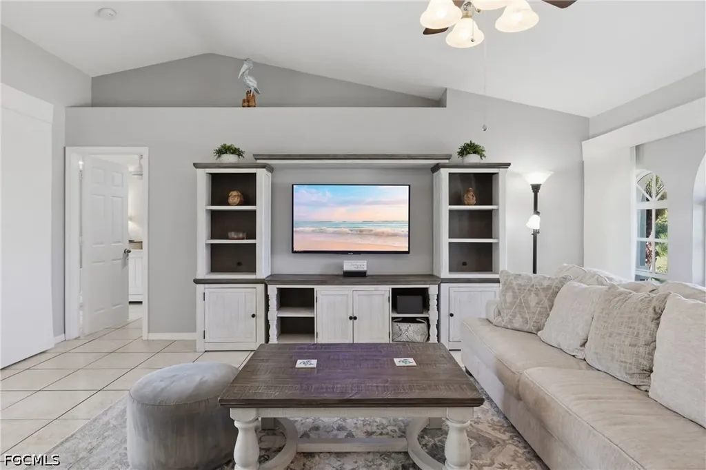 522 SE 4th Street Cape Coral FL 33990
