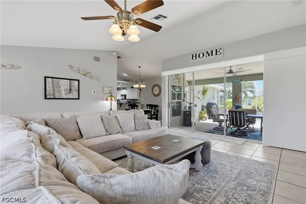 522 SE 4th Street Cape Coral FL 33990