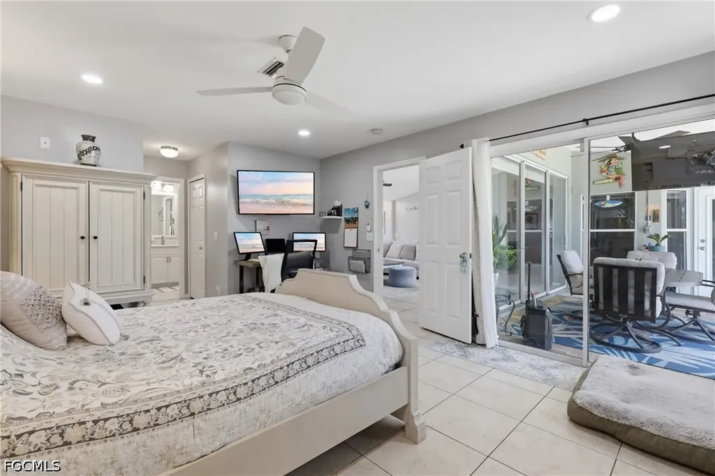 522 SE 4th Street Cape Coral FL 33990