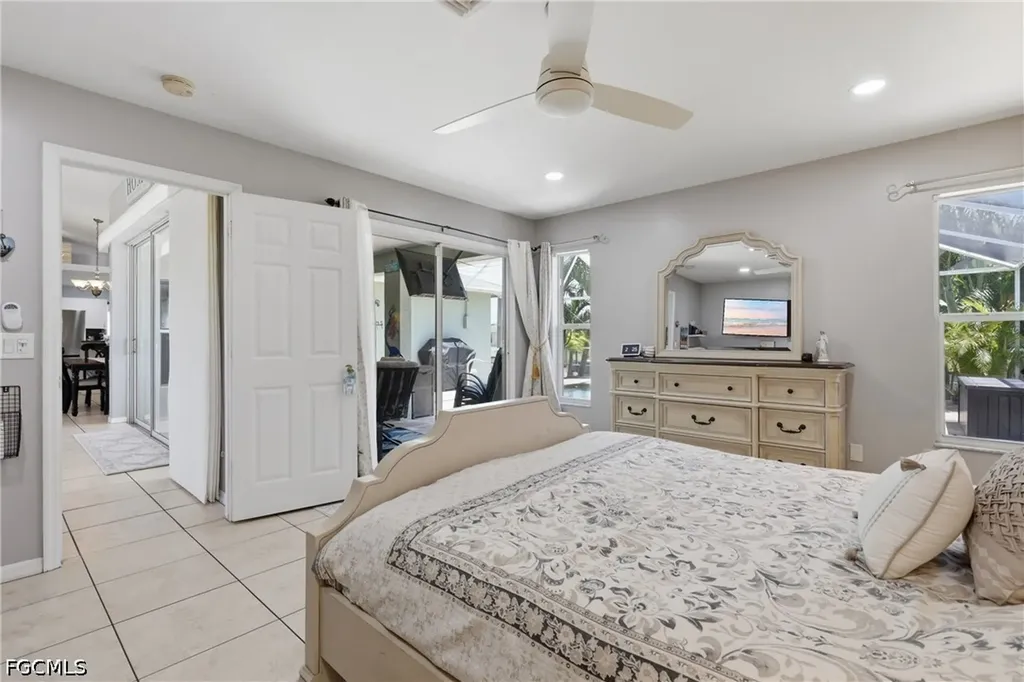 522 SE 4th Street Cape Coral FL 33990