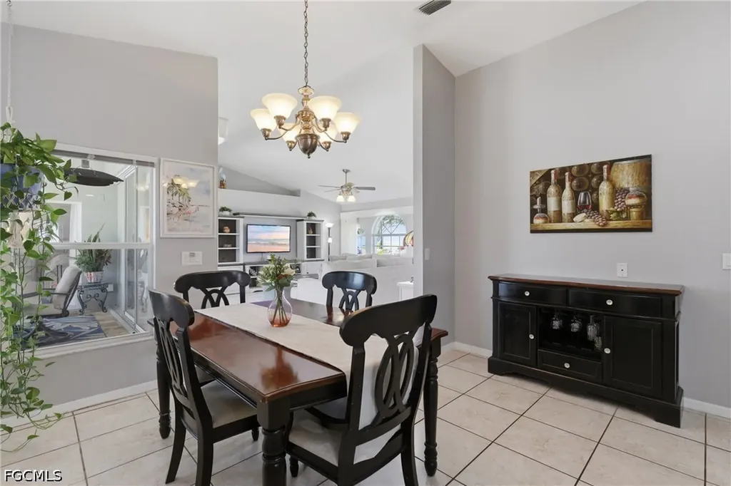 522 SE 4th Street Cape Coral FL 33990