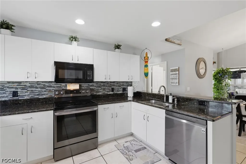 522 SE 4th Street Cape Coral FL 33990