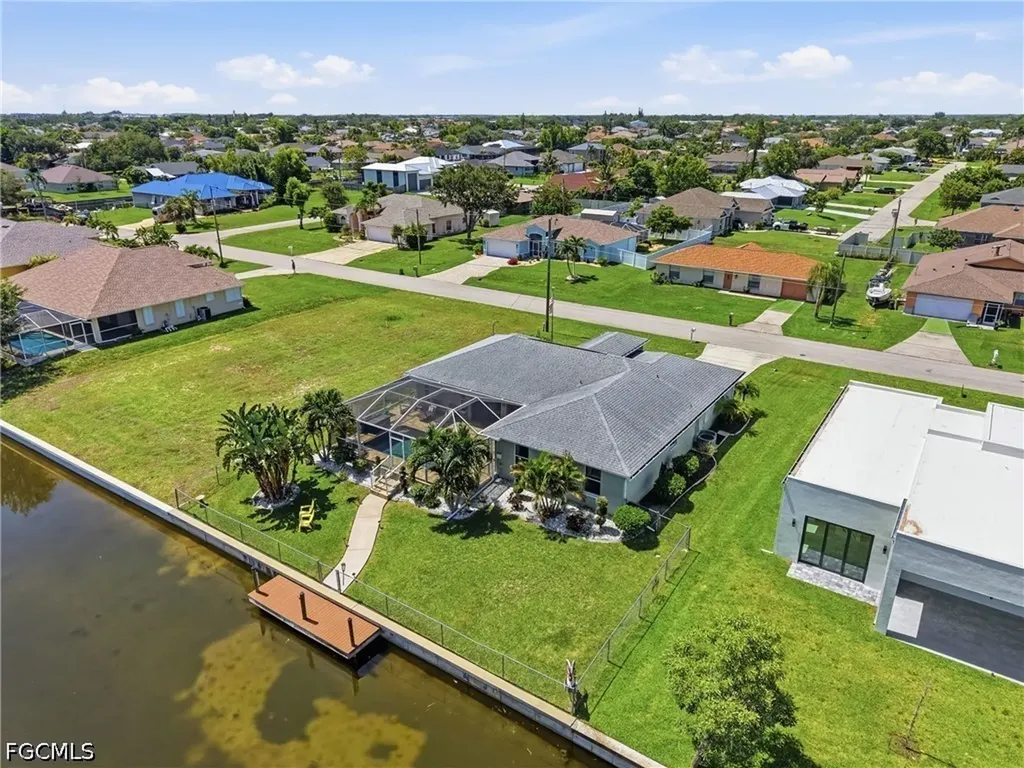 522 SE 4th Street Cape Coral FL 33990