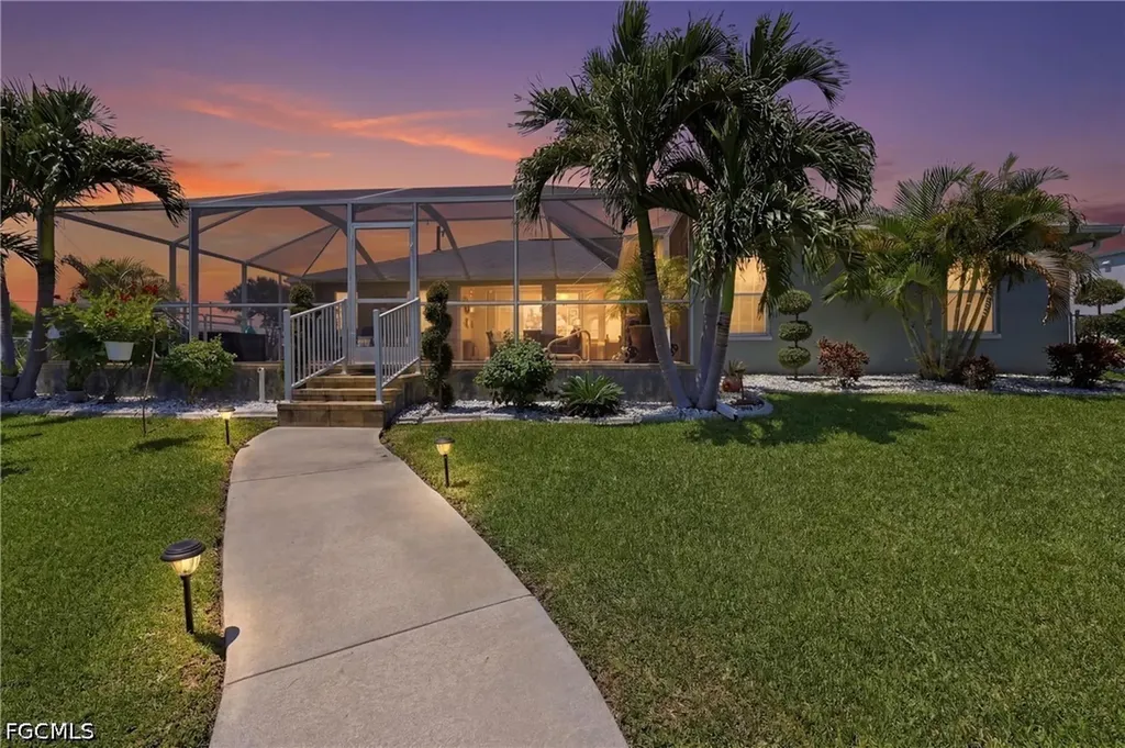 522 SE 4th Street Cape Coral FL 33990