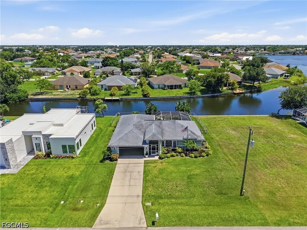 522 SE 4th Street Cape Coral FL 33990
