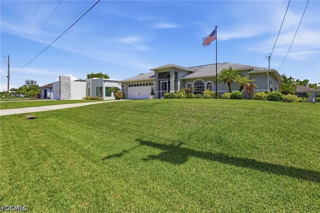 522 SE 4th Street Cape Coral FL 33990