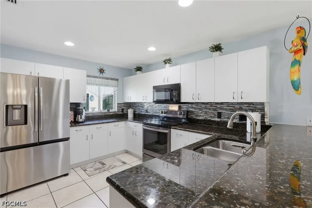522 SE 4th Street Cape Coral FL 33990