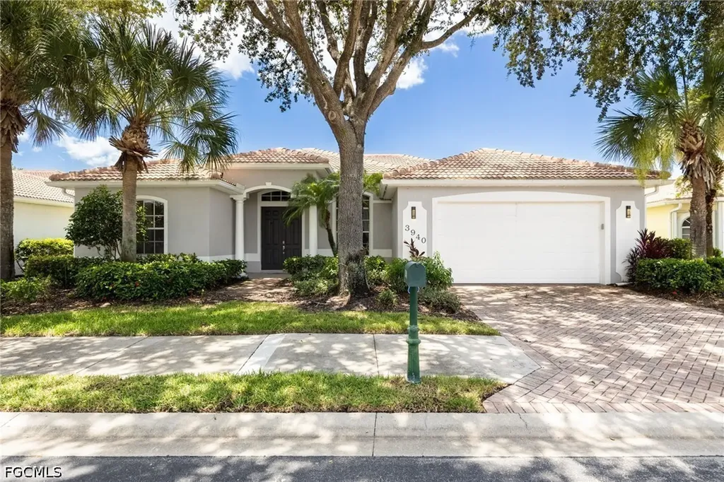 3940 Ruxton Road Naples FL 34116