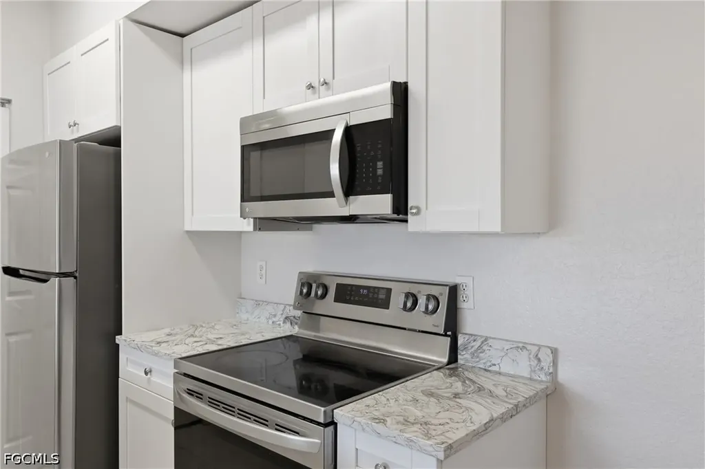 6321 Aragon Way Fort Myers FL 33966