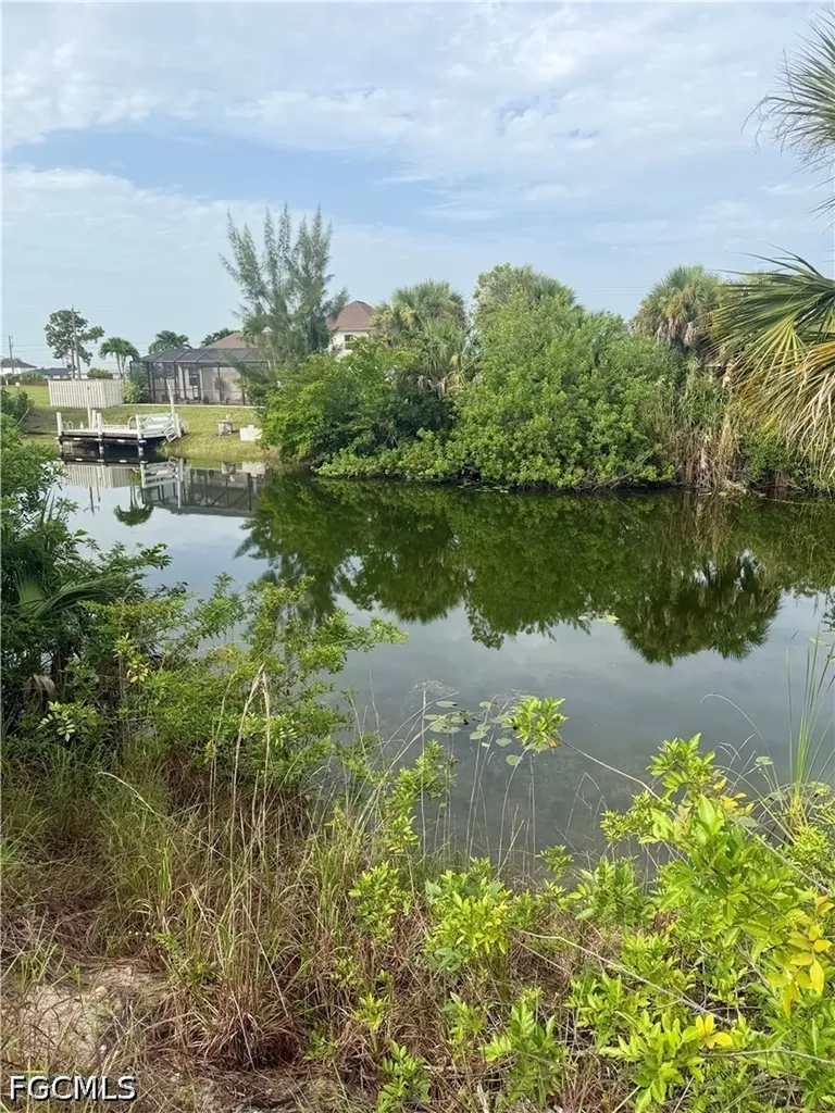 2220 NE 19th Place Cape Coral FL 33909