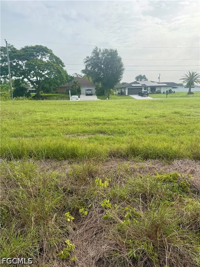 2220 NE 19th Place Cape Coral FL 33909