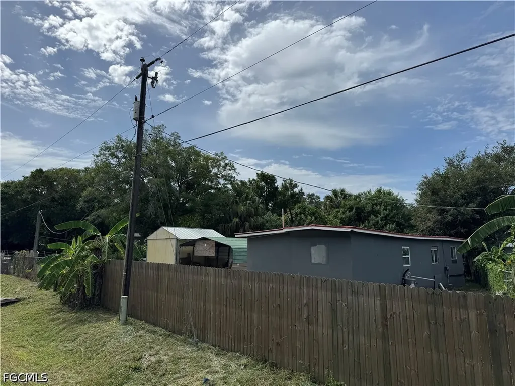 3502 NW 7th Street Okeechobee FL 34972