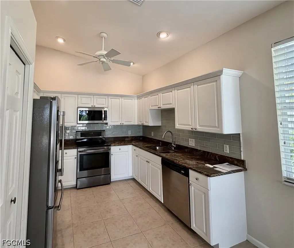 3020 Meandering Way Fort Myers FL 33905