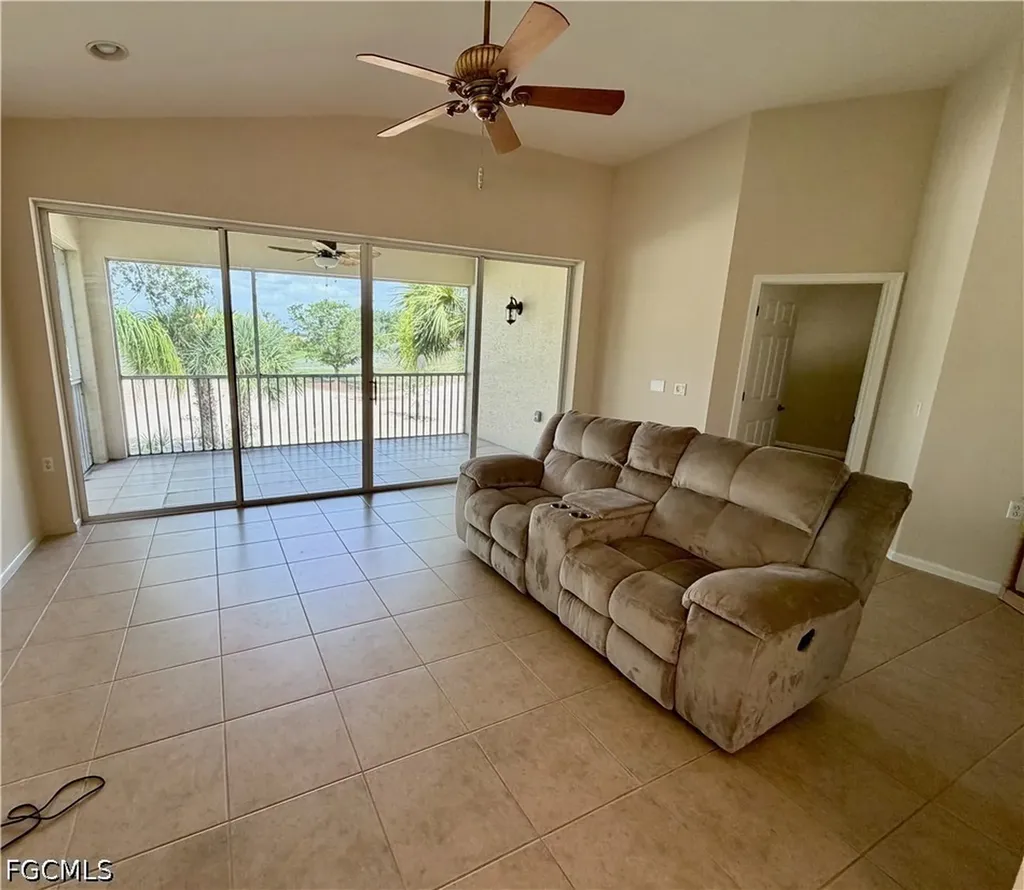 3020 Meandering Way Fort Myers FL 33905