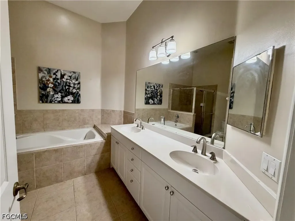 3020 Meandering Way Fort Myers FL 33905