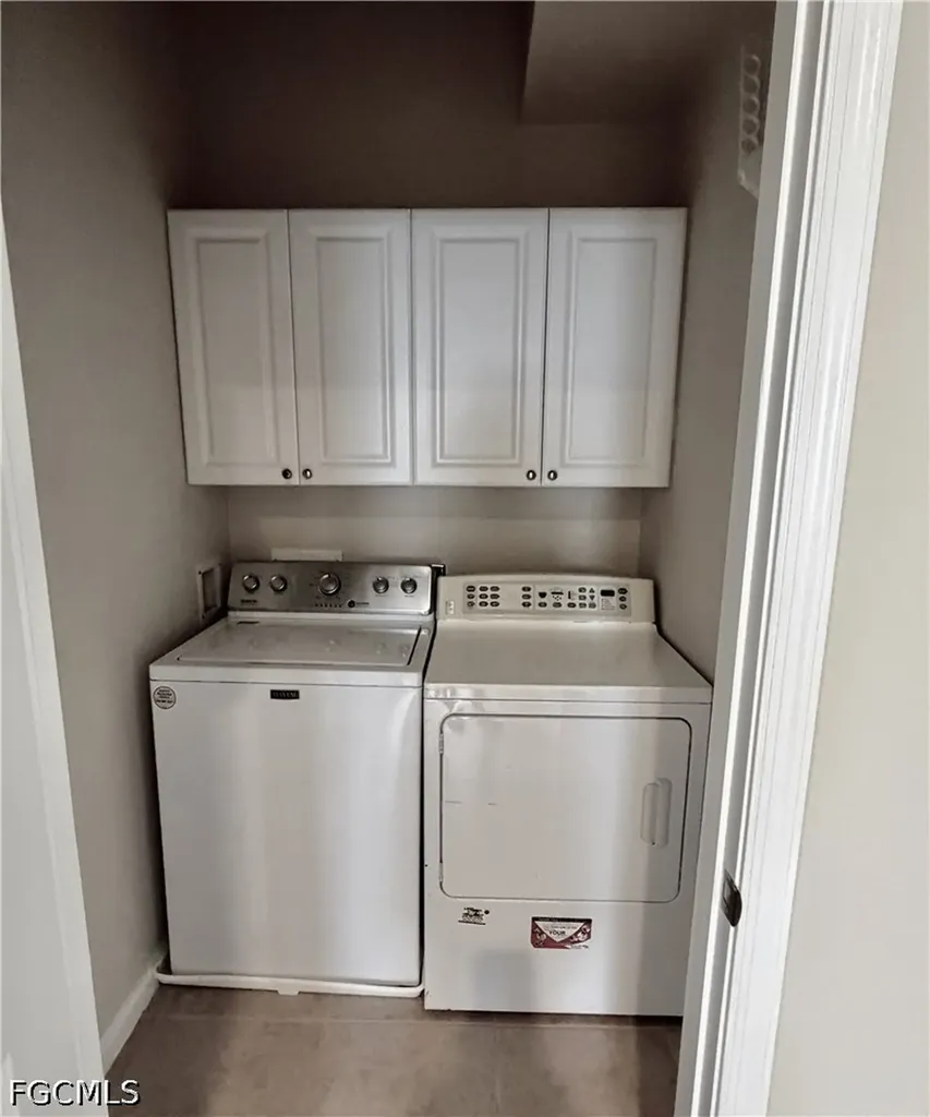 3020 Meandering Way Fort Myers FL 33905