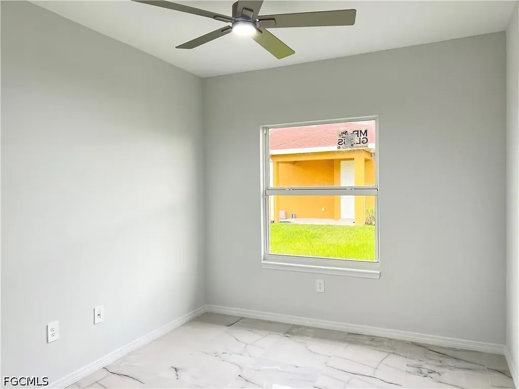 1520/1522 Gretchen Avenue S Lehigh Acres FL 33973