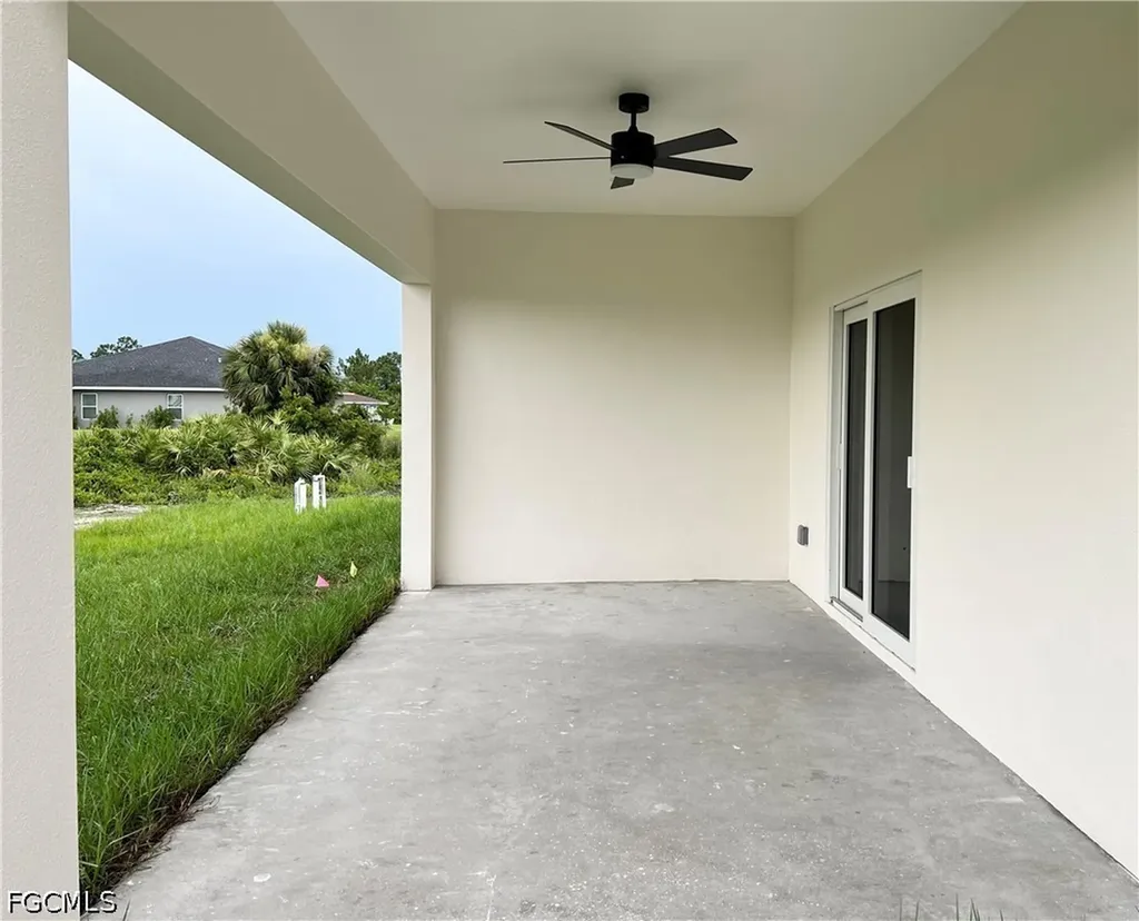 1520/1522 Gretchen Avenue S Lehigh Acres FL 33973