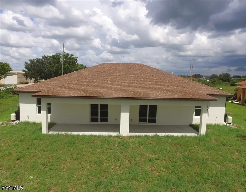 1520/1522 Gretchen Avenue S Lehigh Acres FL 33973