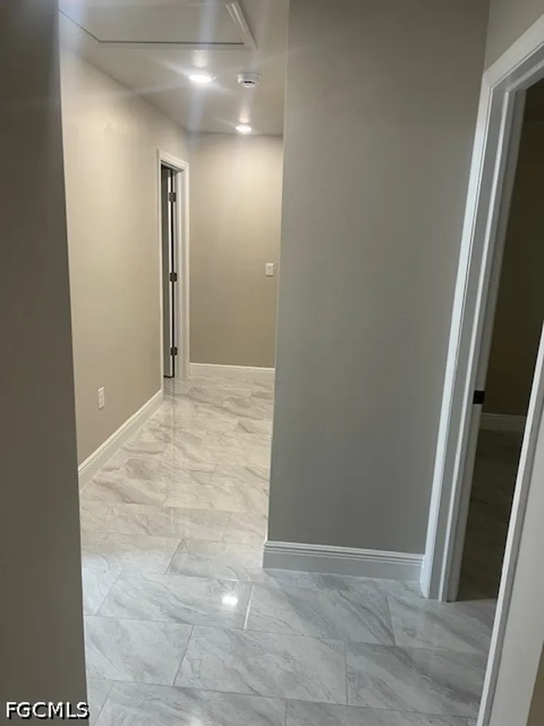 1858 Delaware Avenue Fort Myers FL 33916