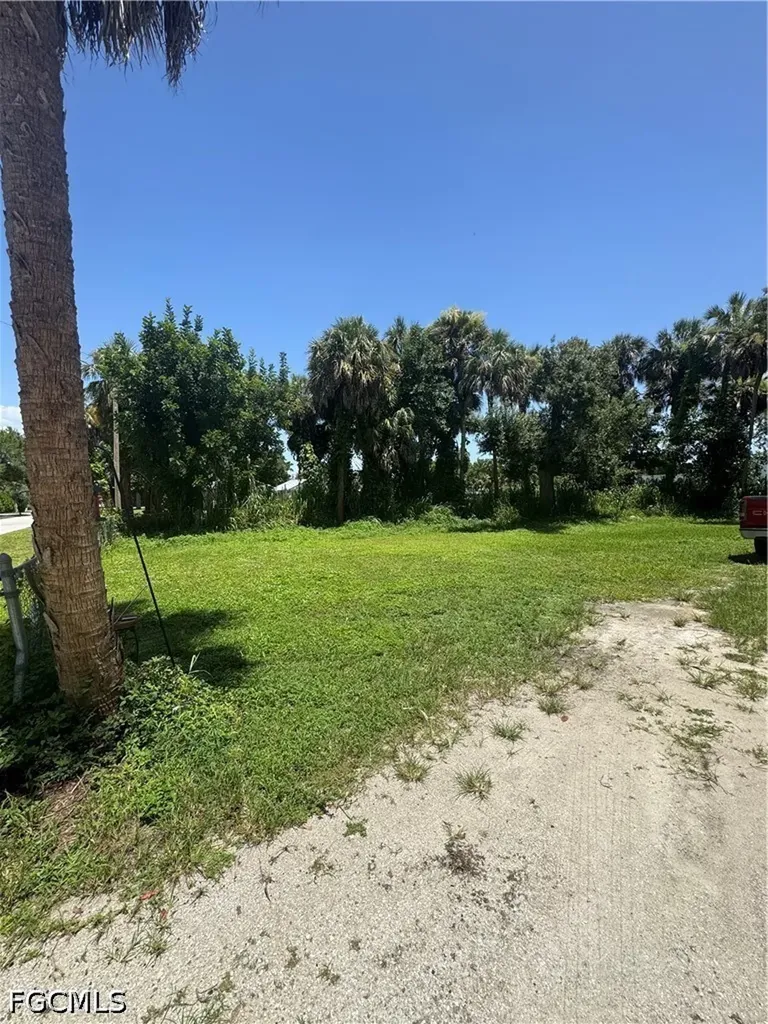 547 San Bernardino Street North Fort Myers FL 33903