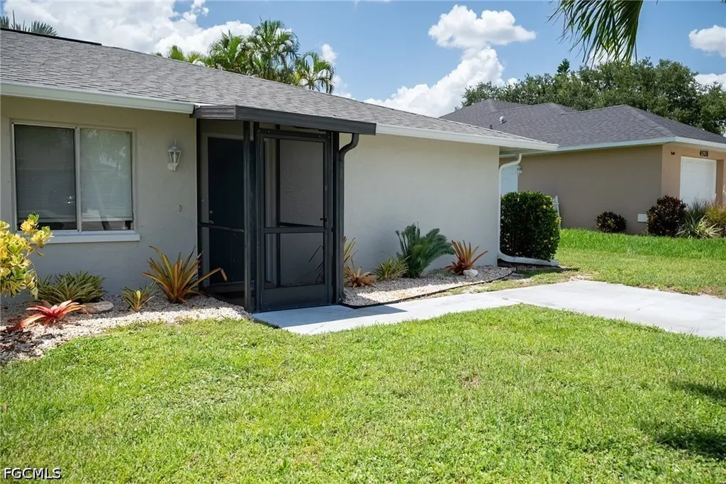 4530 SW 7th Place Cape Coral FL 33914