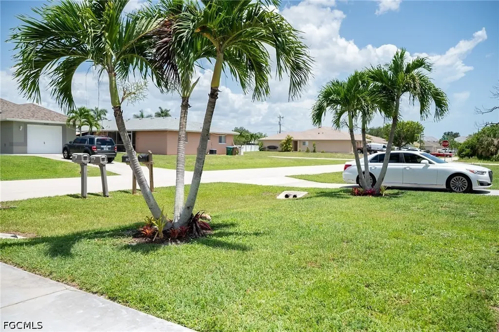 4530 SW 7th Place Cape Coral FL 33914
