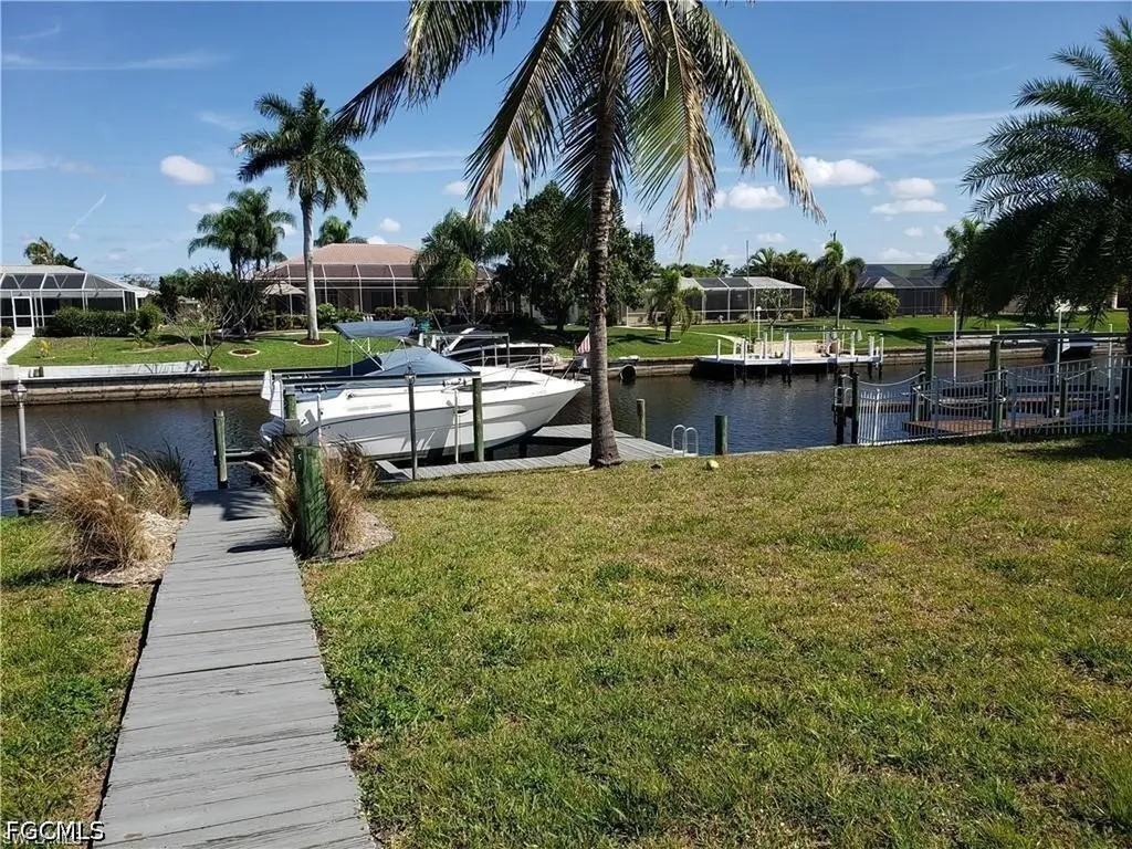 1305 SE 21st Street Cape Coral FL 33990