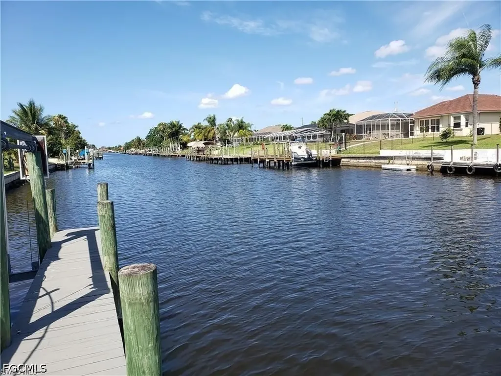 1305 SE 21st Street Cape Coral FL 33990