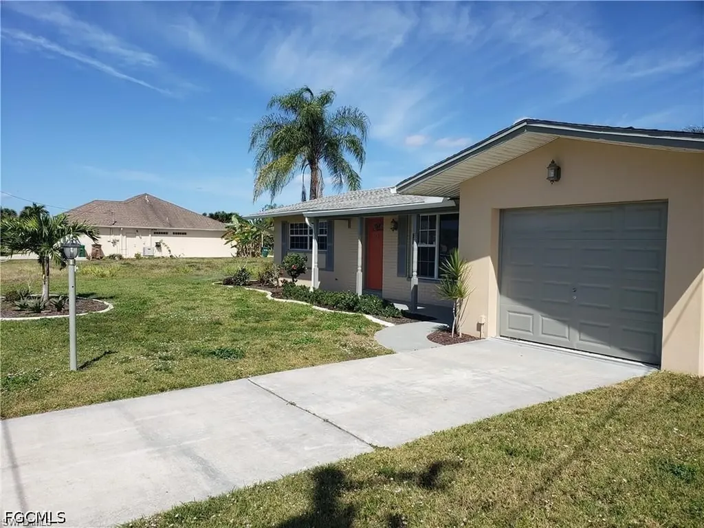 1305 SE 21st Street Cape Coral FL 33990